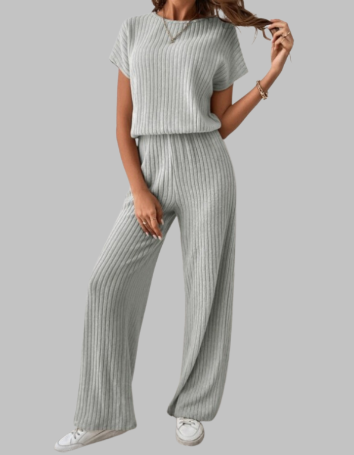 Relaxed-fit ribbed two-piece set with short-sleeve top and wide-leg pants for women