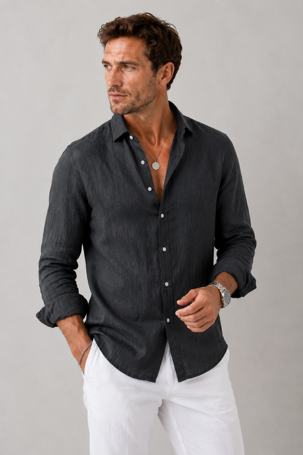 Lightweight men's shirt with classic collar, available in sizes S–3XL