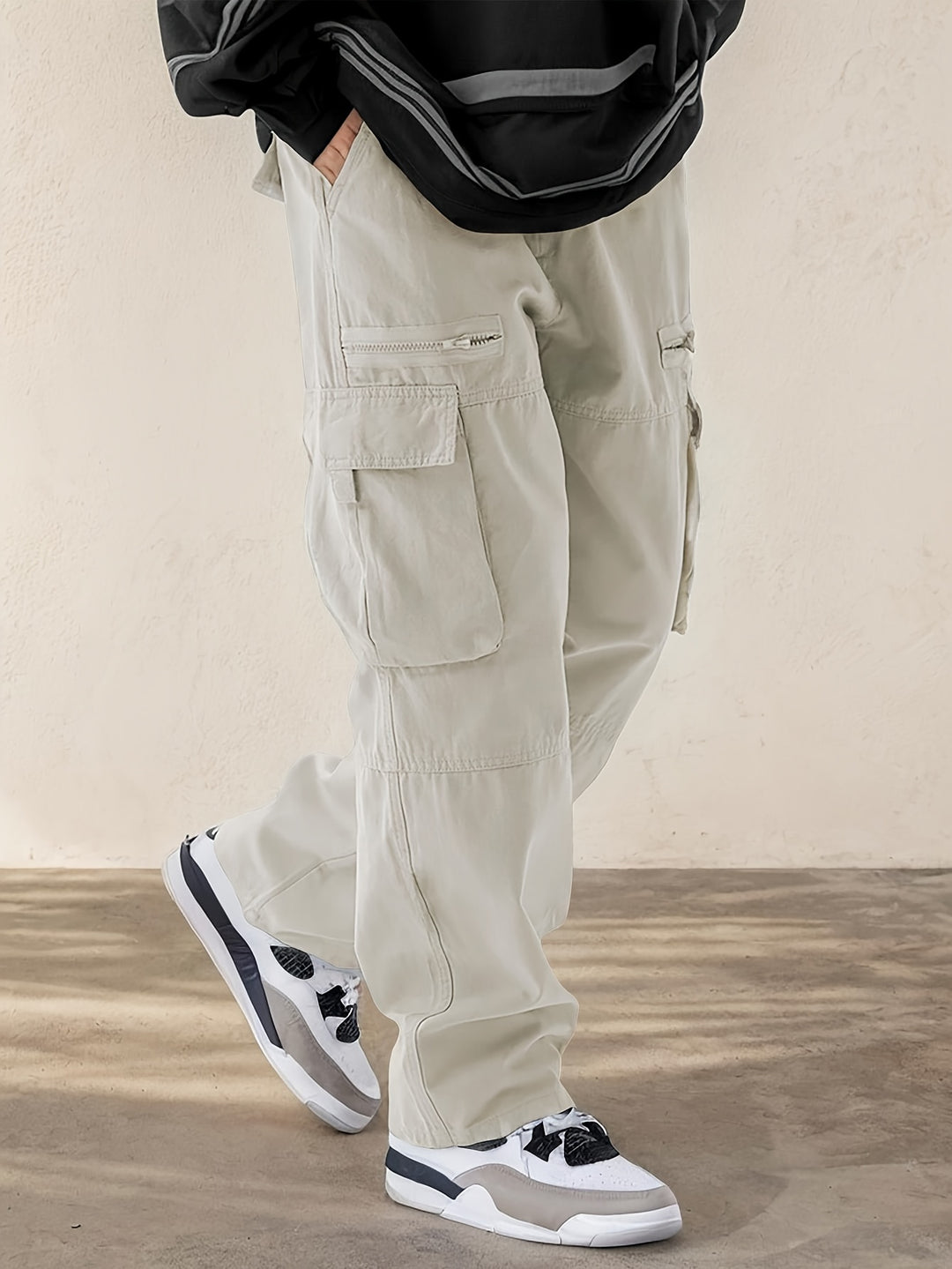 Cargobyxor med funktionella sidofickor och lock i bomullsblandat material