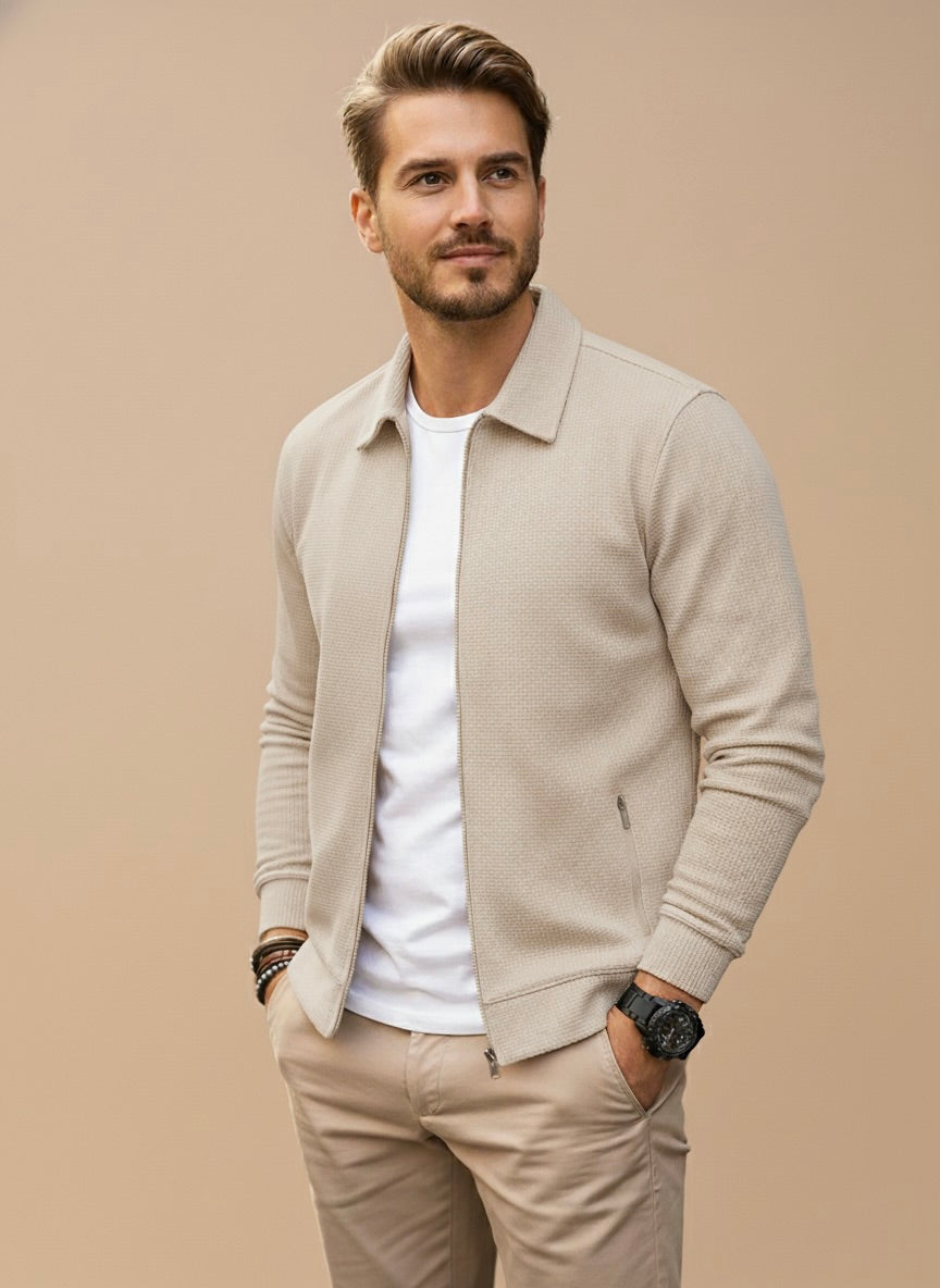 Men's knitted jacket with front zipper, classic collar, ribbed cuffs, and zippered side pockets