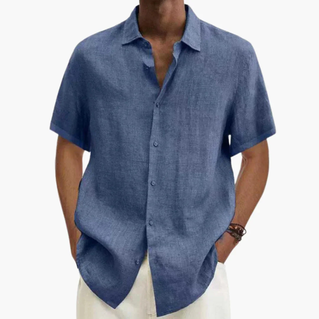 Men's lightweight woven shirt with short sleeves and classic shirt collar