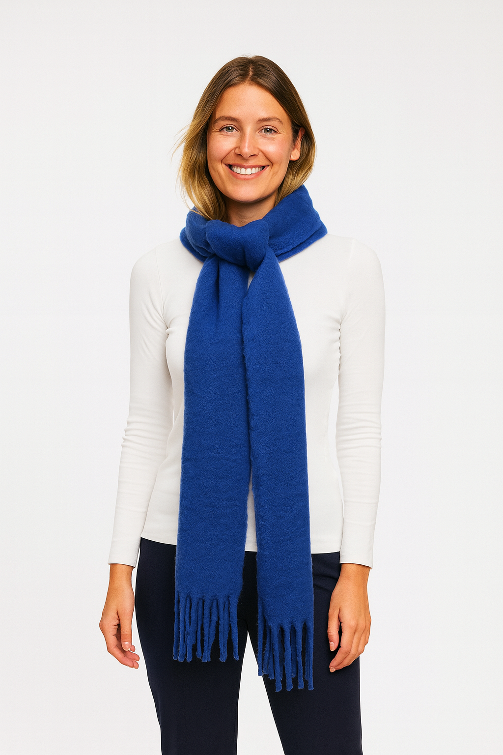 Varm halsduk i ullblandning med klassiska fransar