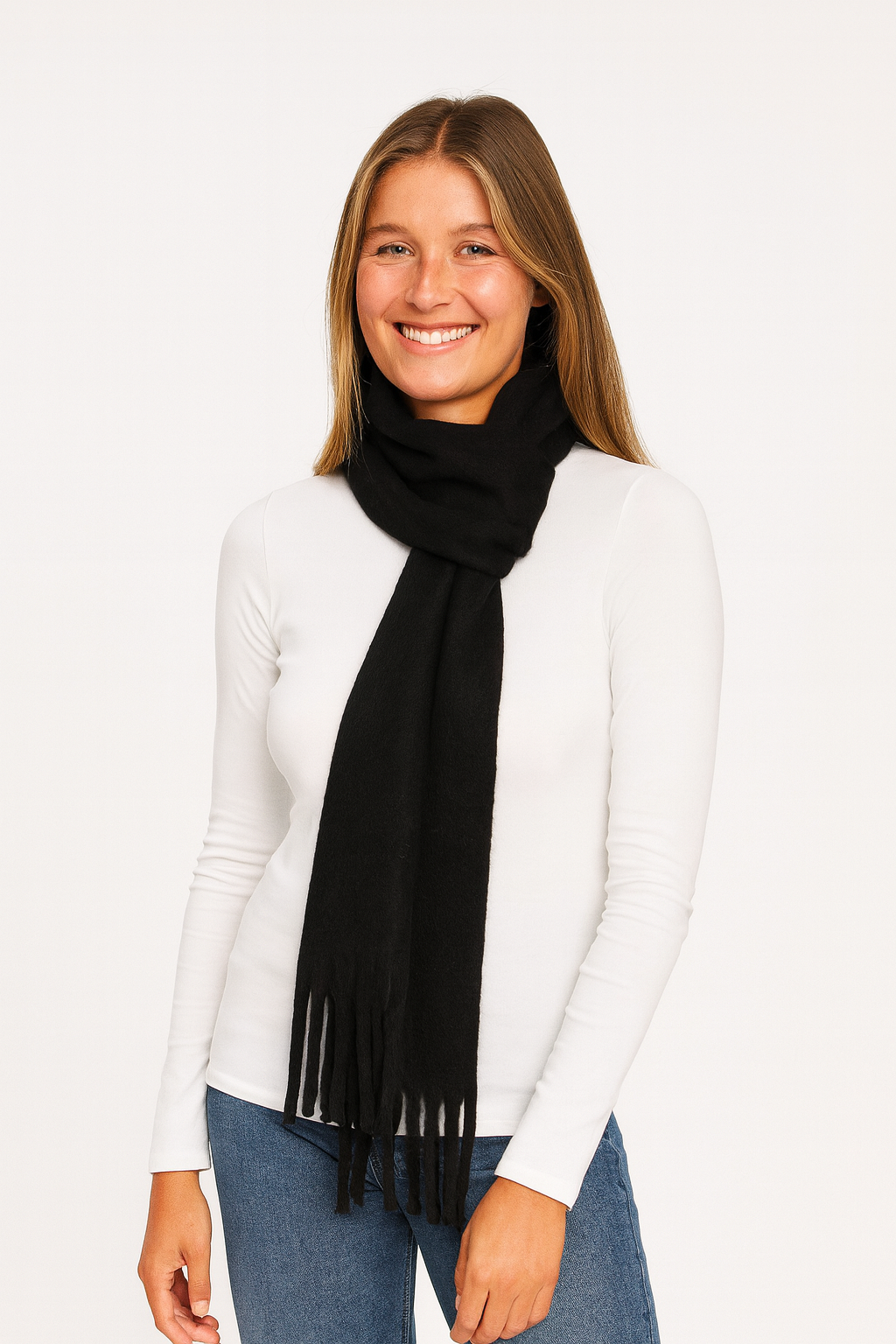 Mjuk textilhalsduk i enkel passform med fransar