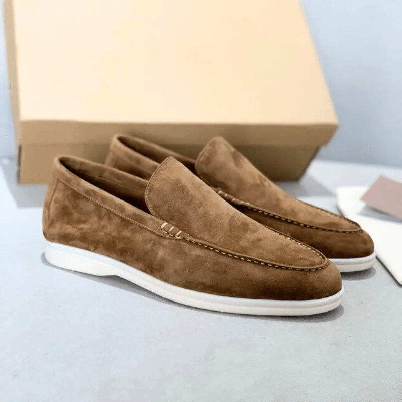 Mockasiner för män med klassisk tofsprydnad och låg profil