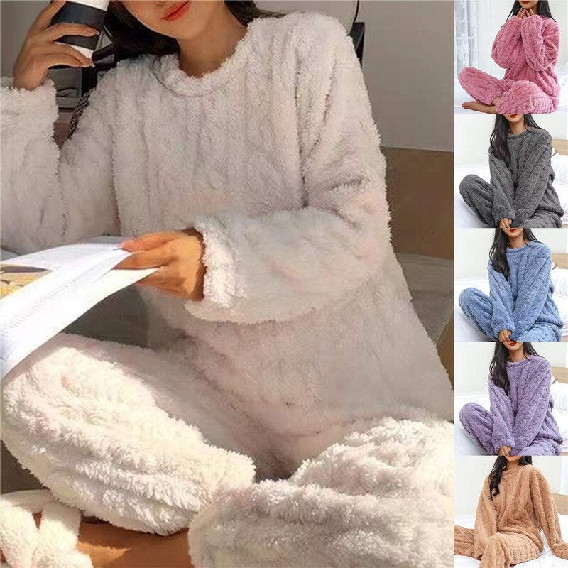 Women's fleece lounge set featuring a long-sleeved top and matching wide-leg trousers in a relaxed silhouette