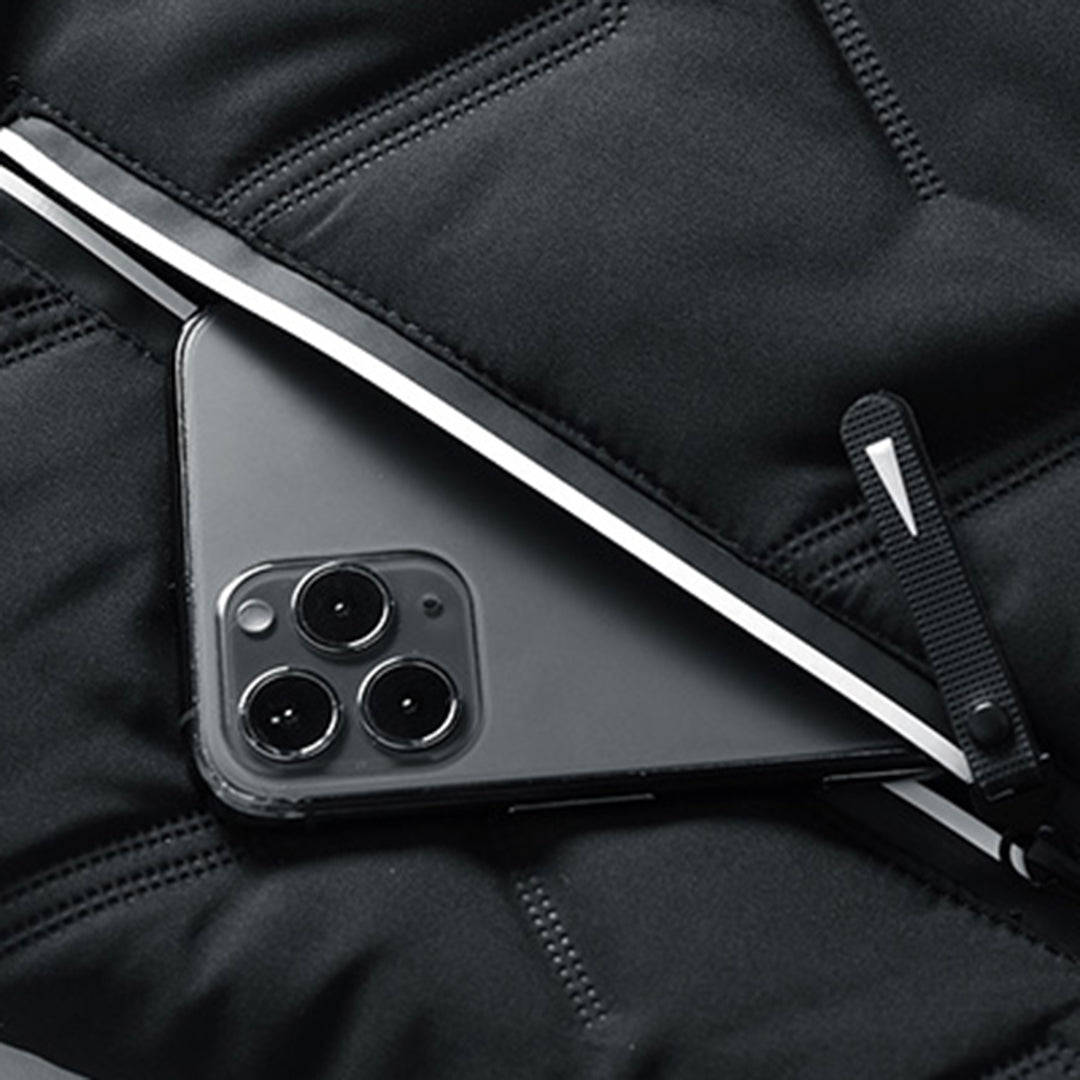 Pufferjacka med quiltning och hög krage i regular passform för herrar