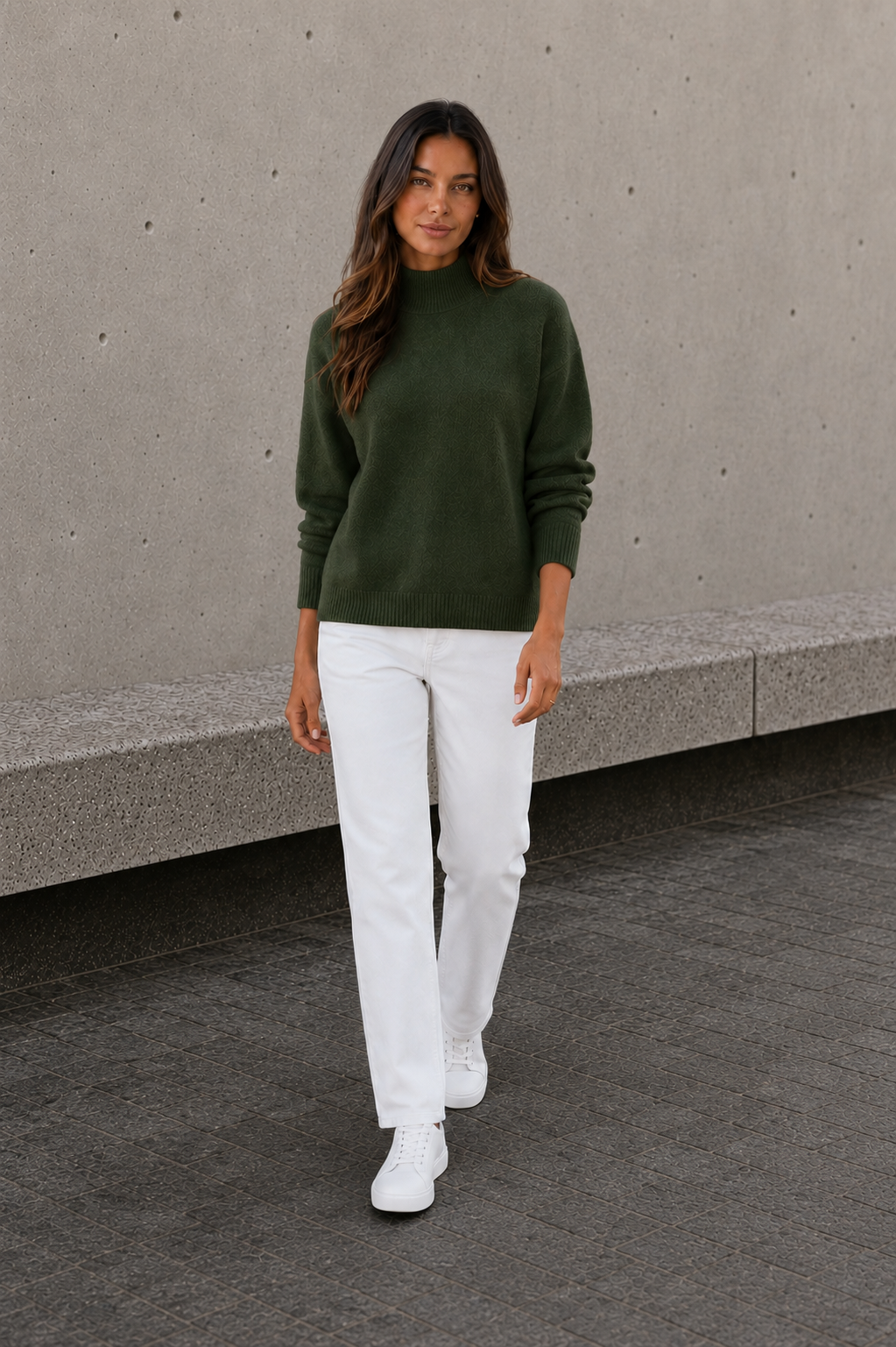 Women's cotton blend knitted sweater with high neck and ribbed cuffs