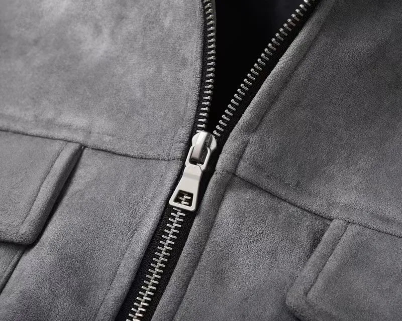 Man bär casual jacka med dragkedja