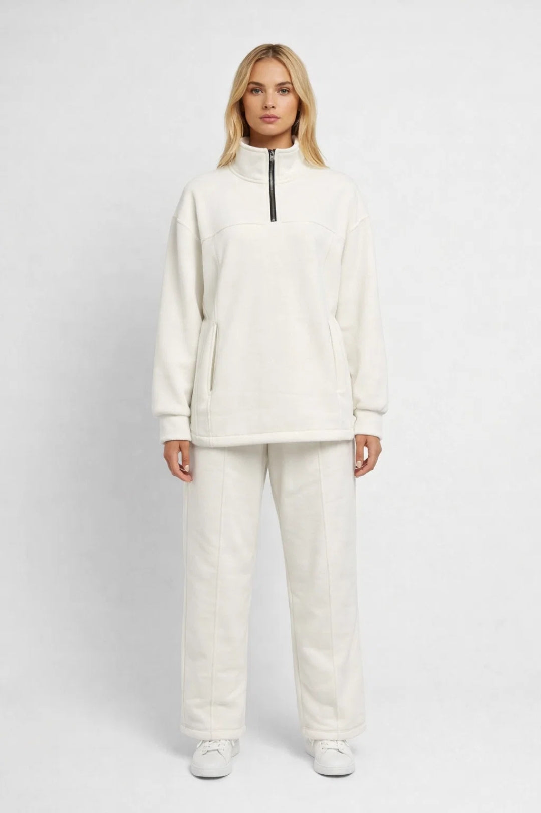 Stickad tröja och byxor i matchande set med avslappnad passform för dam