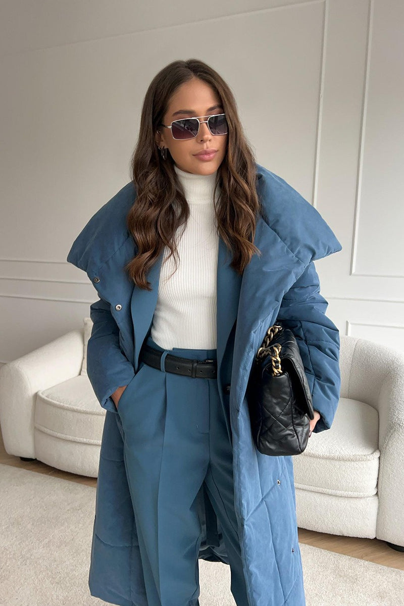 Lång jacka med avslappnad passform och syntetmaterial bakvy