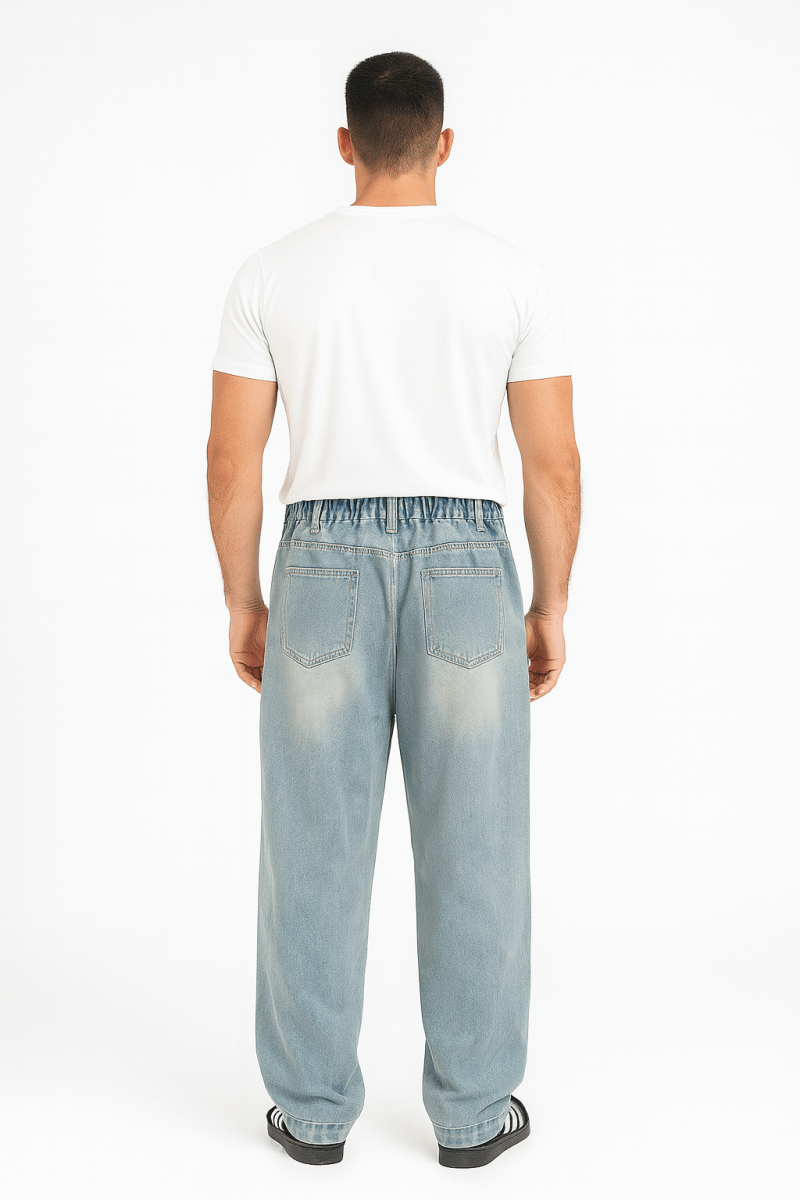 Herrbyxor med rakt ben och synliga sömdetaljer