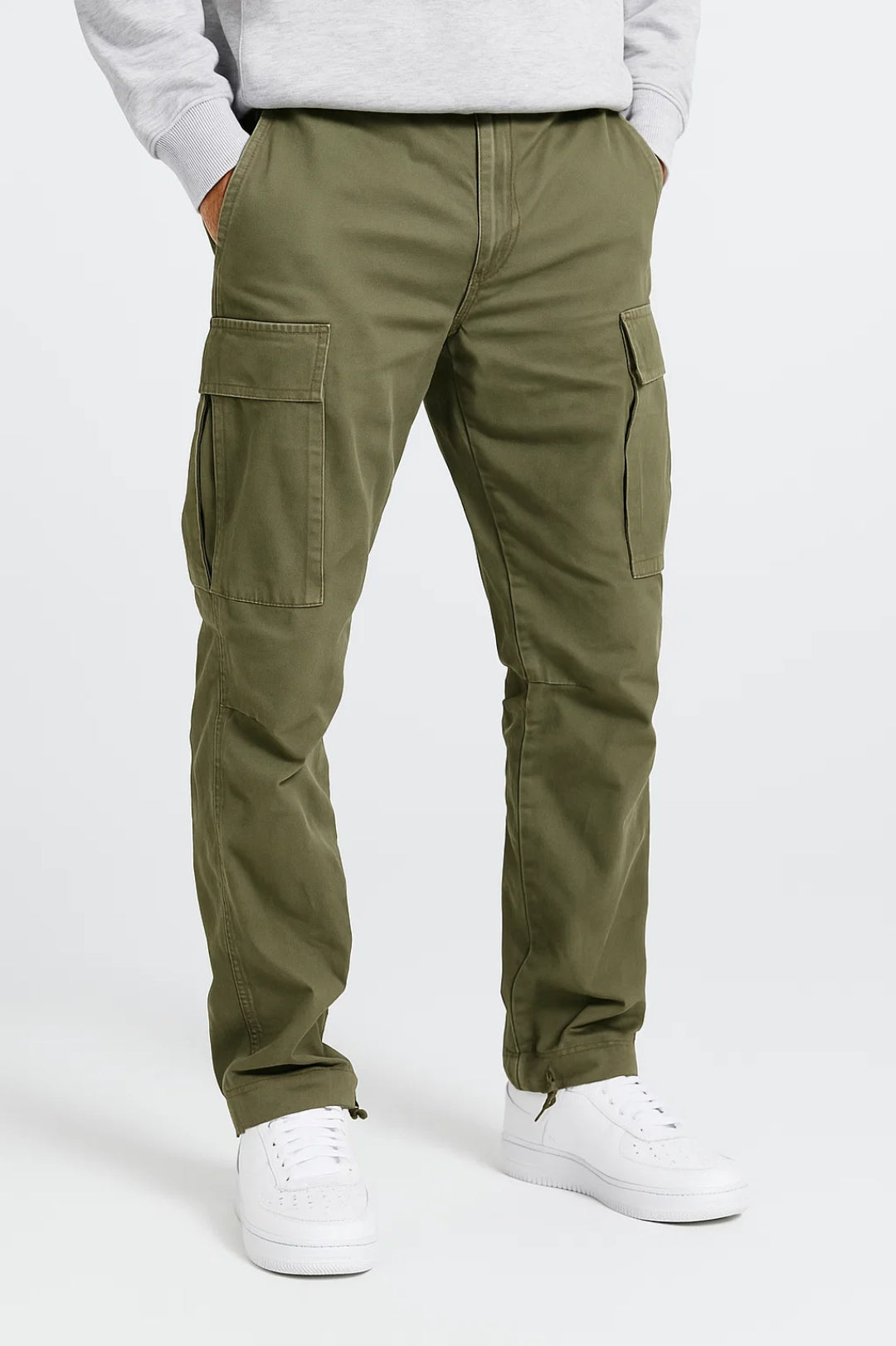 Herrbyx i robust tyg med praktiska fickor och rak passform