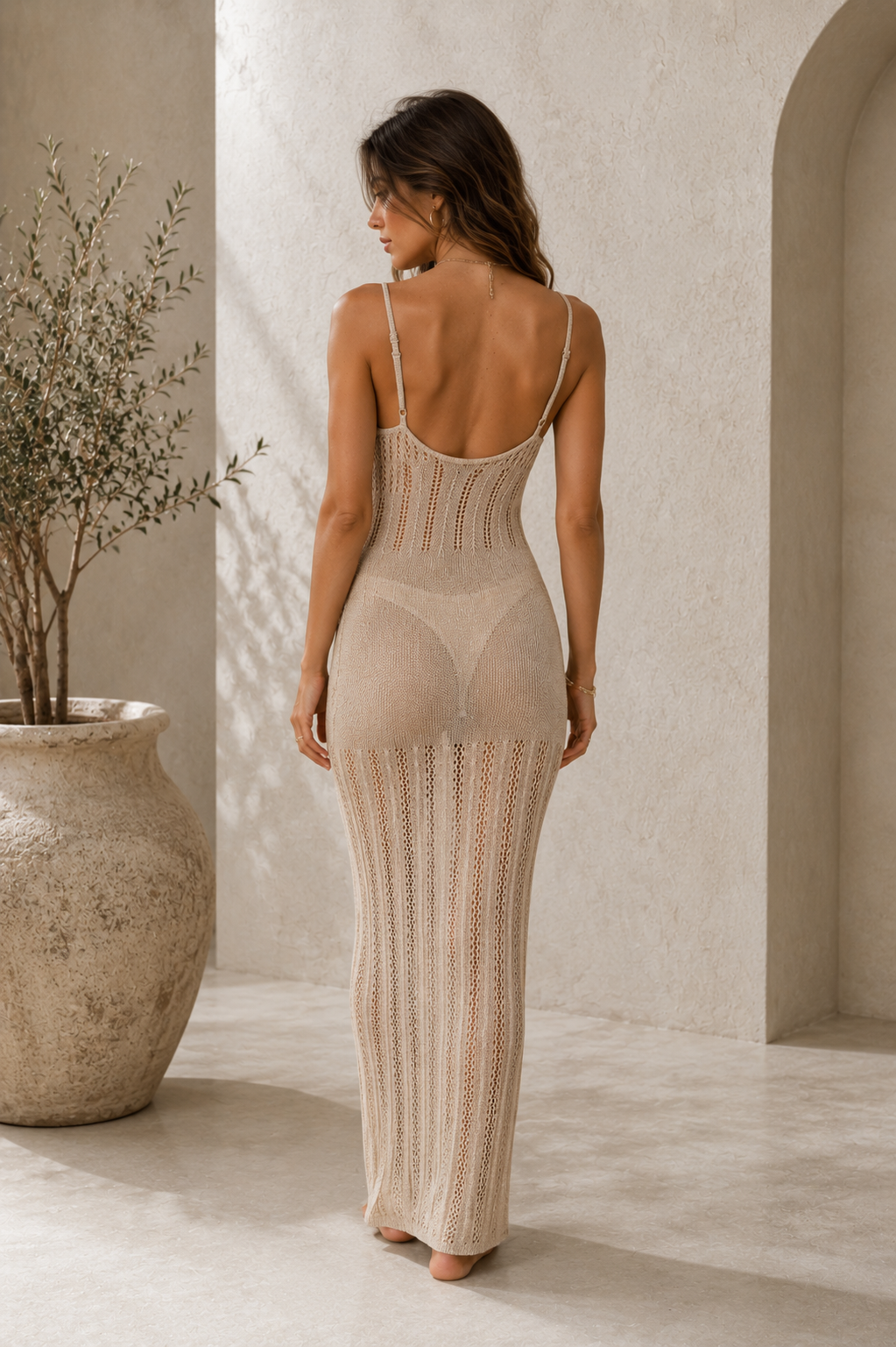 Lightweight knitted maxi dress with V-neckline and full-length hem