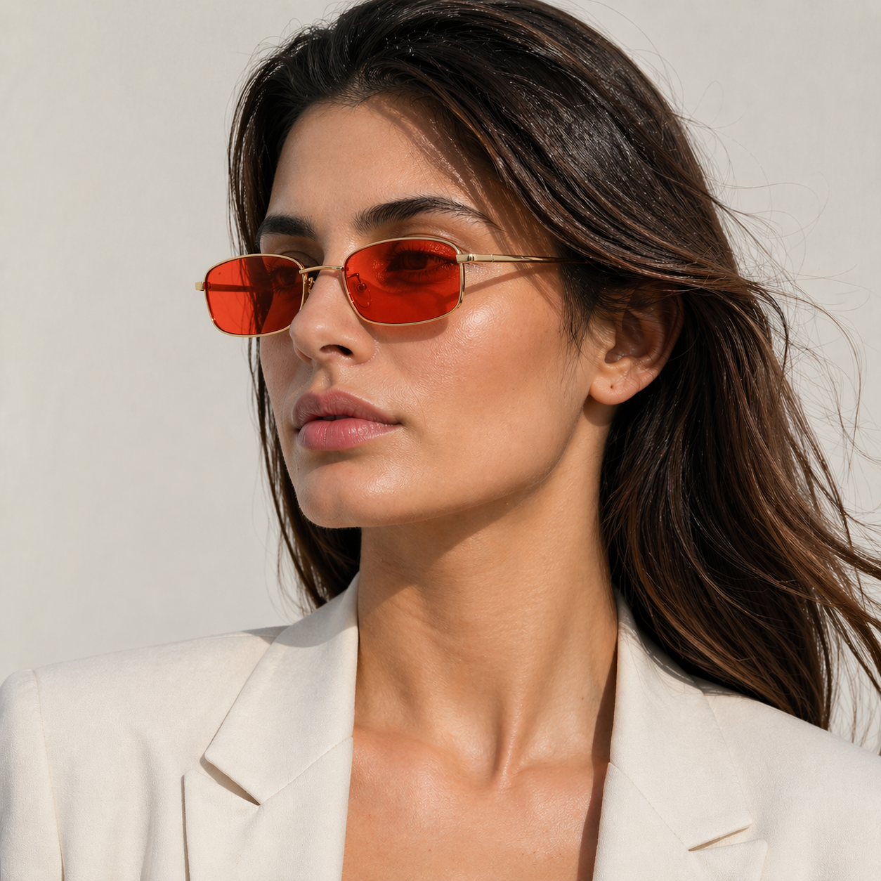 Slim temple detail on metal sunglasses