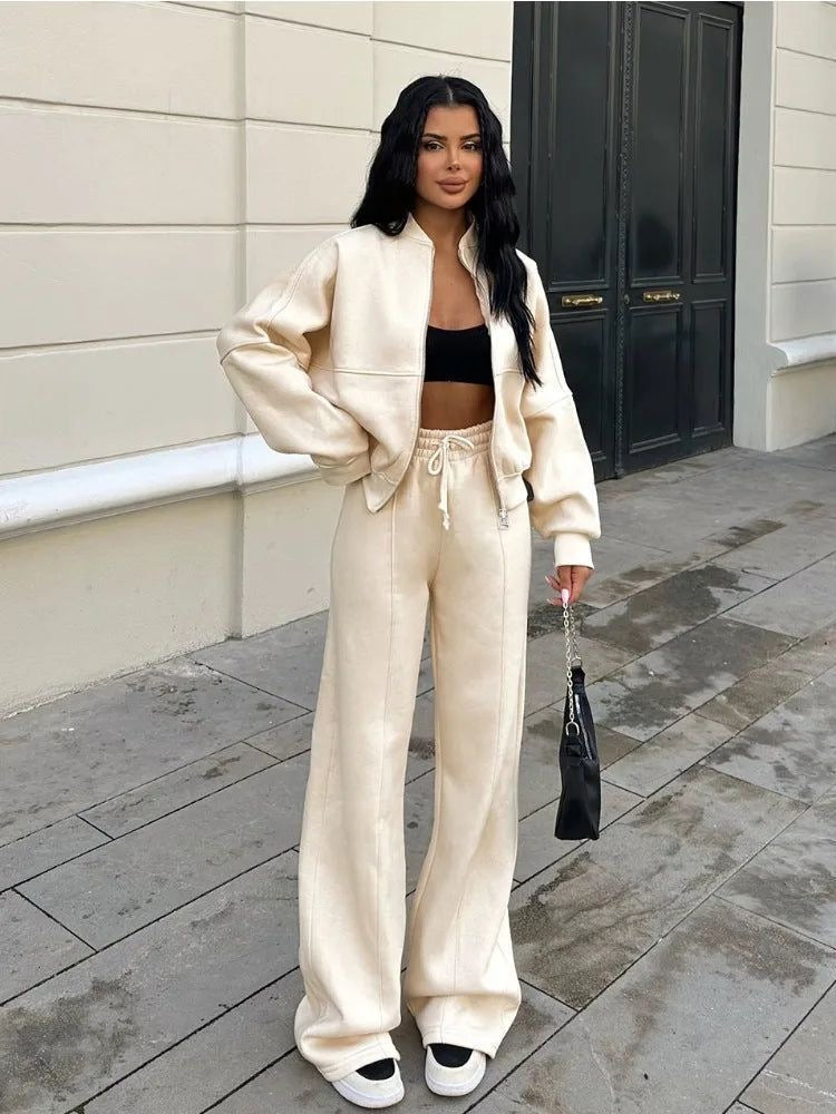 Zip-jacka och byxor i mjukt fleecematerial