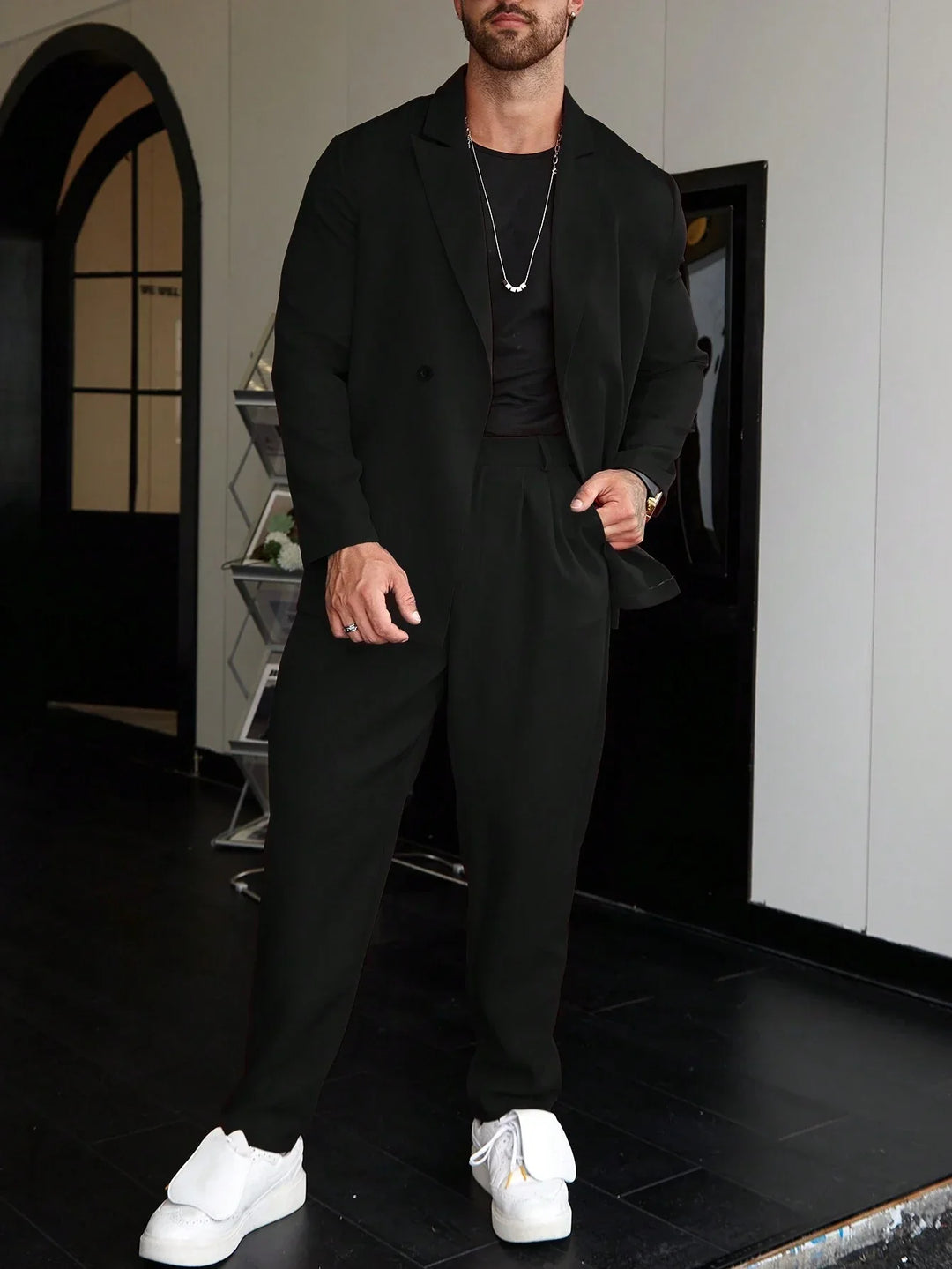 Men's slim fit blazer and matching straight trousers set suitable for all seasons