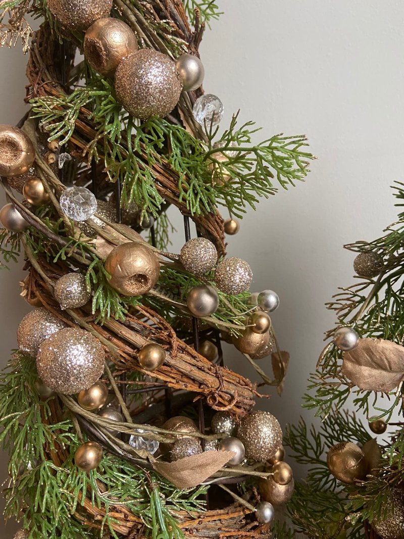 Julgransdekoration i Brun, Grön och Guld – Mini Julgran 40x15 cm och Stor 60x17 cm för Festlig Inredning