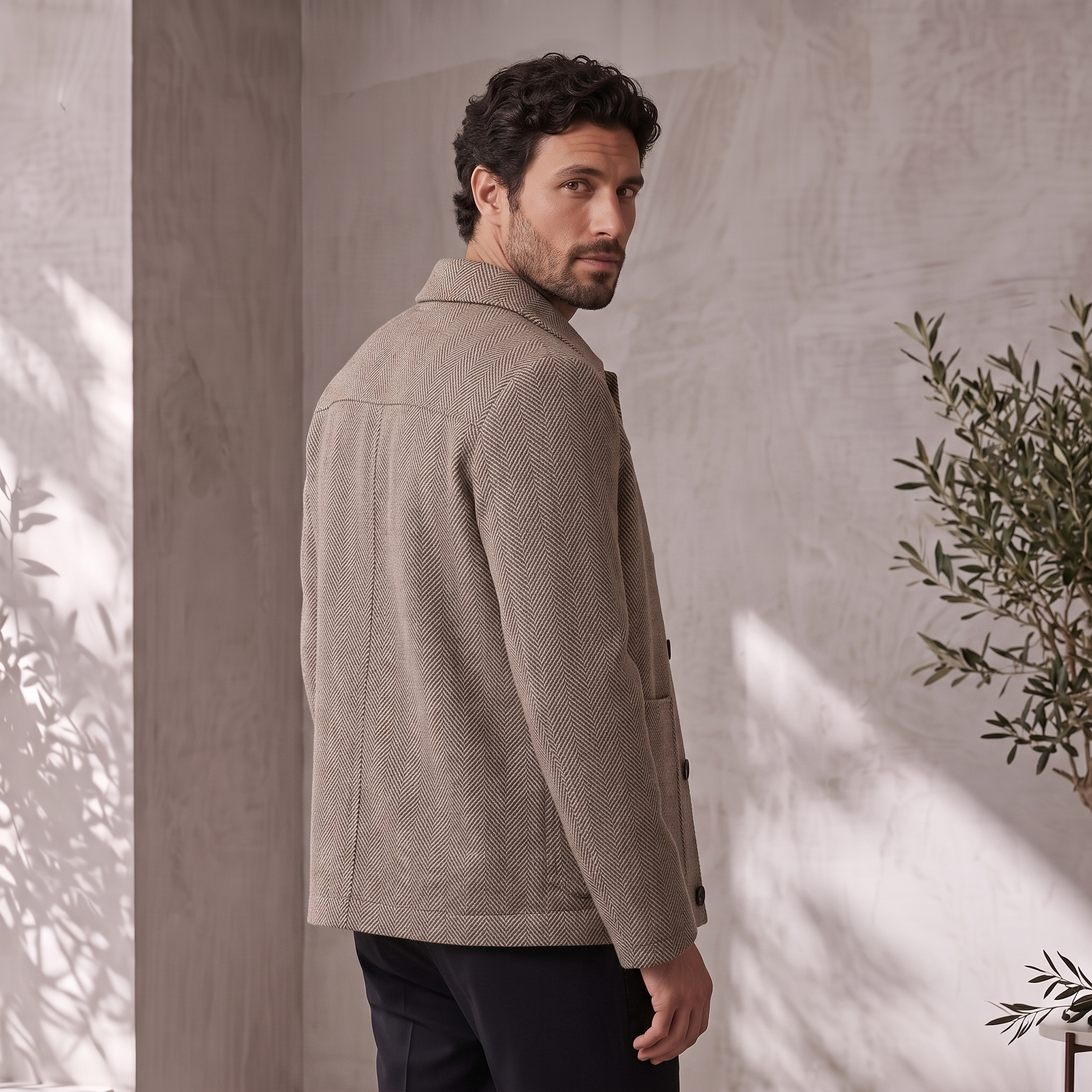 Men's structured textured jacket with long sleeves and classic collar
