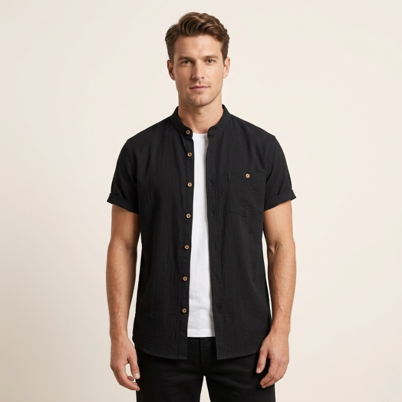 Men's short-sleeve button-up shirt with chest pocket and relaxed silhouette