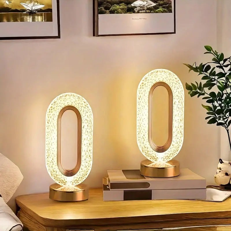 LED-lampa med oval form och varm belysning