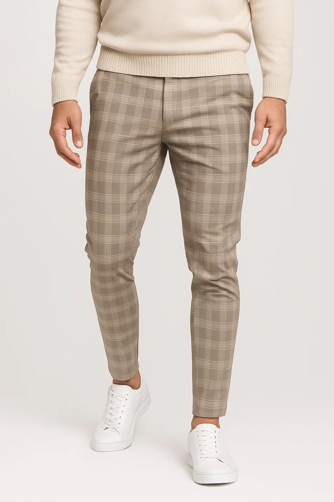 Men's slim-fit plaid pants in full length with a structured woven fabric and tapered slim silhouette