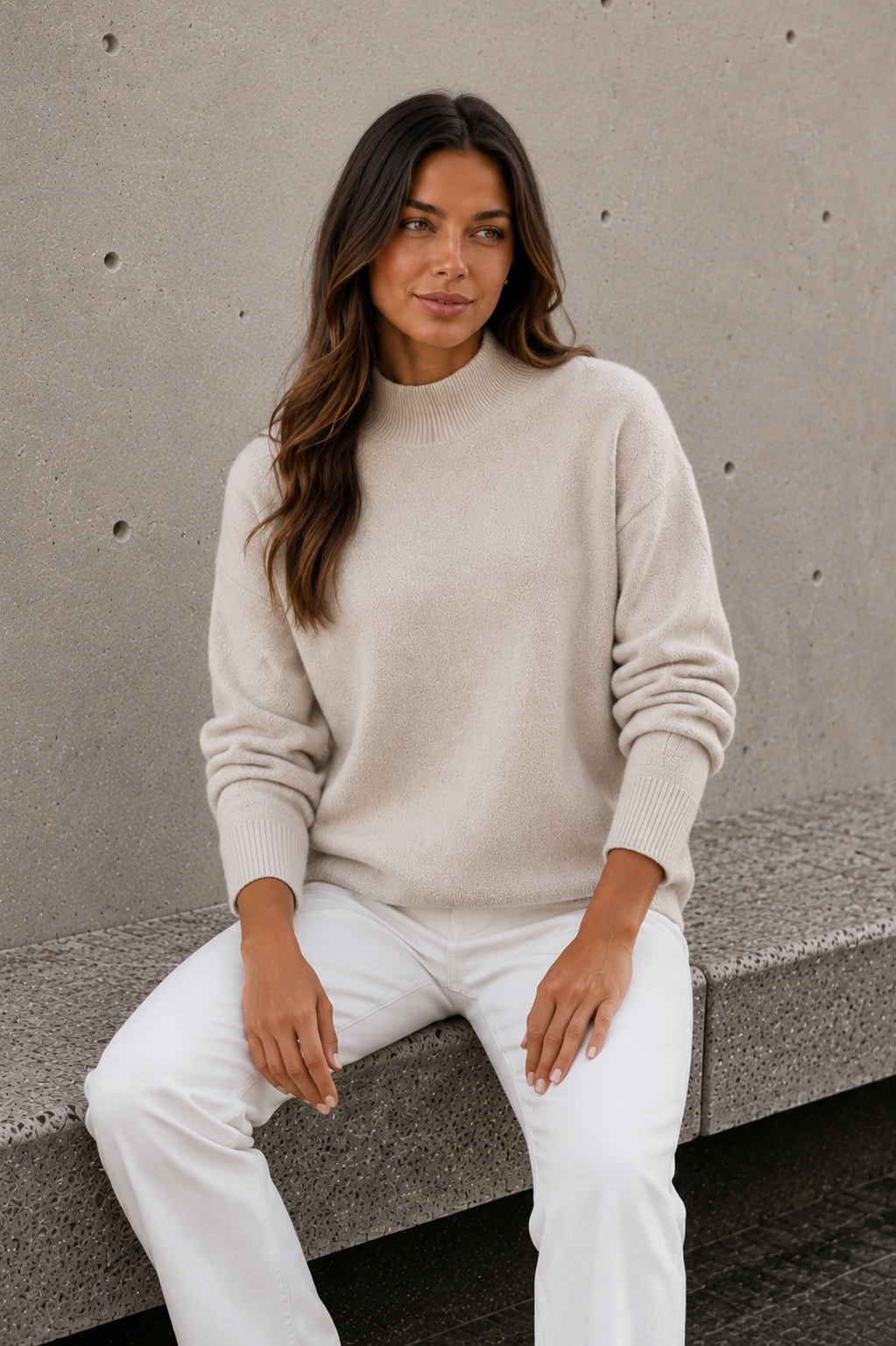 Women's relaxed fit knitted sweater with high neck and ribbed cuffs and hem
