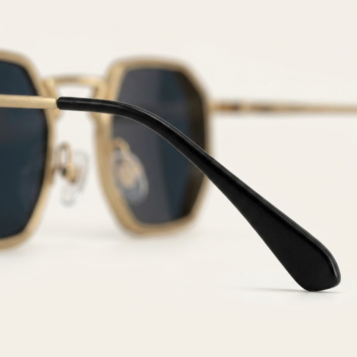 Men's angular sunglasses with double bridge