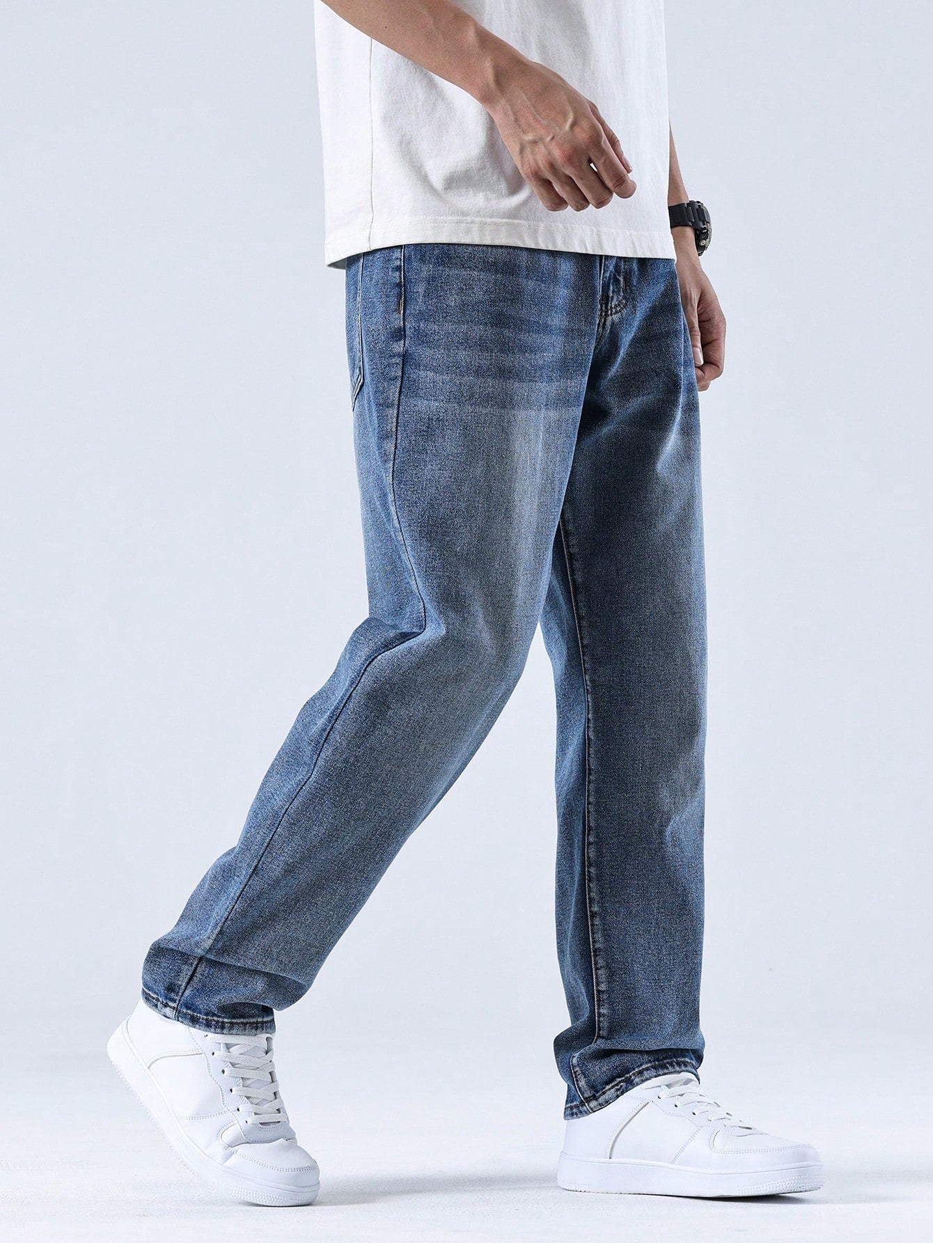 Wide-leg Jeans med Vintage Tvätt – Rymlig Passform för Avslappnad Streetstyle i Robust Denim