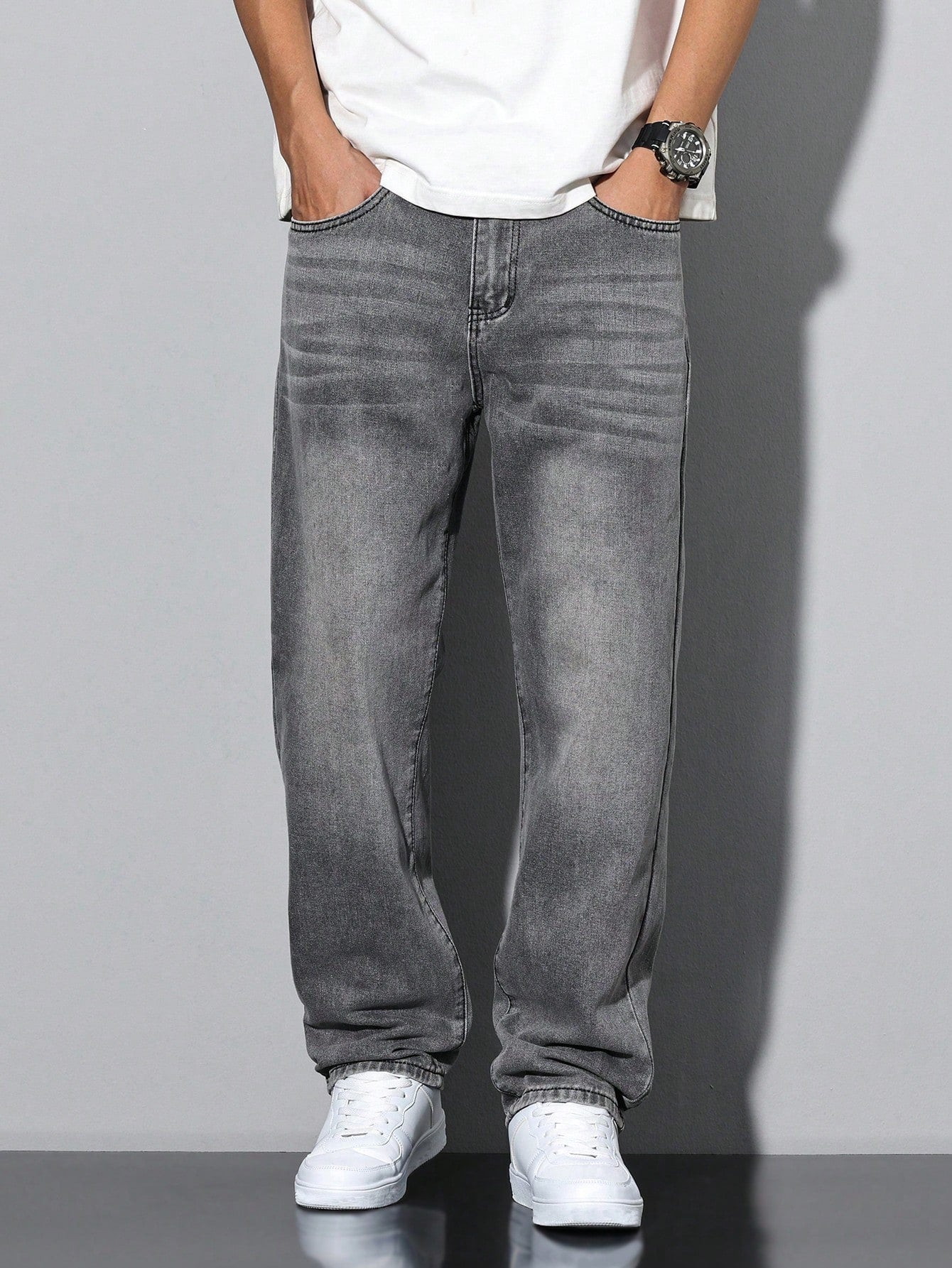 Wide-leg Jeans med Vintage Tvätt – Rymlig Passform för Avslappnad Streetstyle i Robust Denim